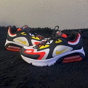 Nike tennis shoes only wore a couple times